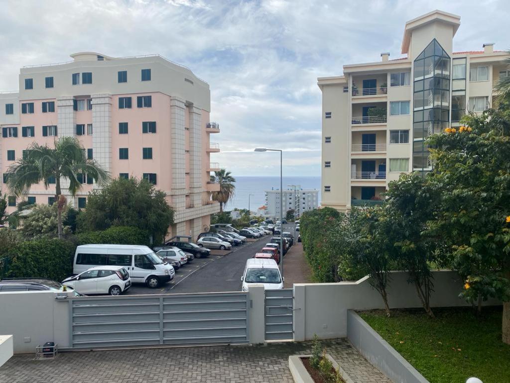 Elephant 2Br Apartment With Terrace, Side Sea View And Pool Access Funchal  Ngoại thất bức ảnh